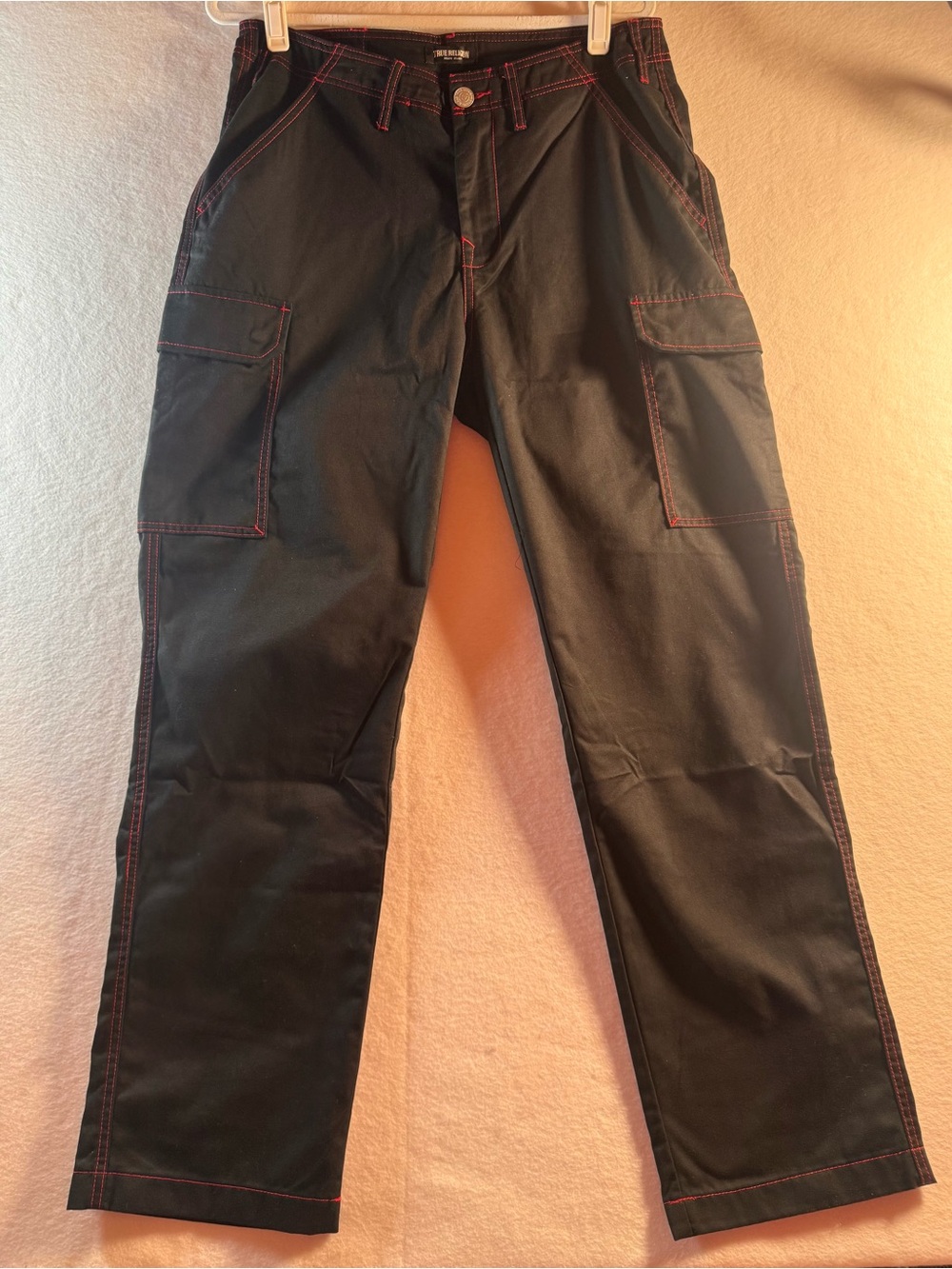 NWT True Religion Men’s 32 Black Red Stitch Baggy Cargo Pants 108335